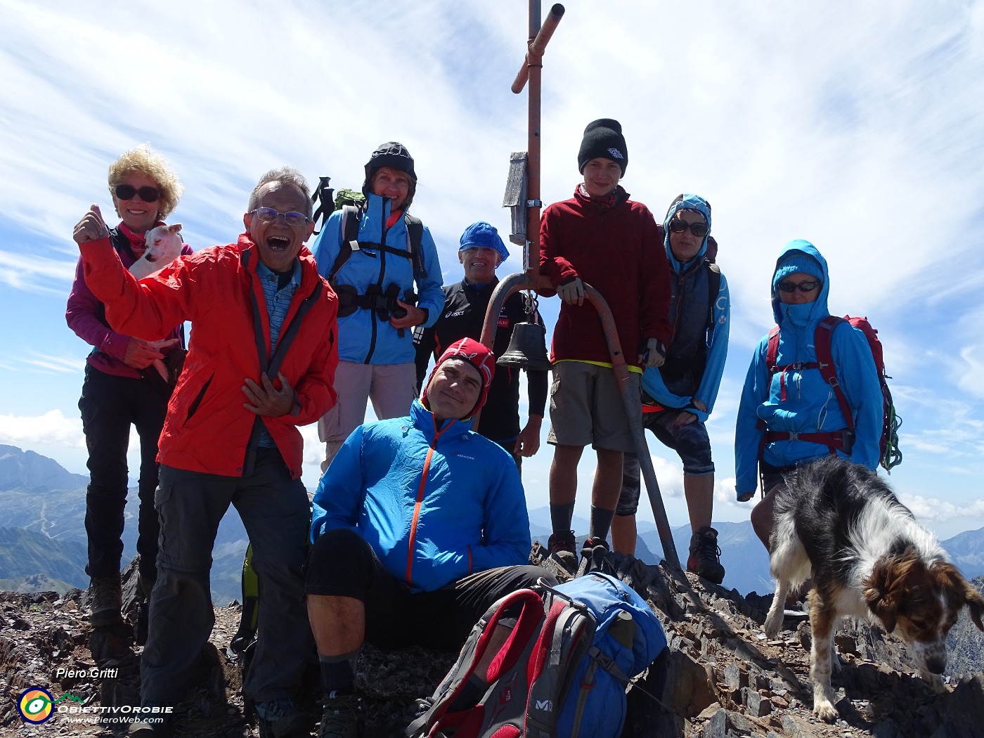62 In vetta al Diavolo di Malgina (2926 m) ...vento freddo !.JPG